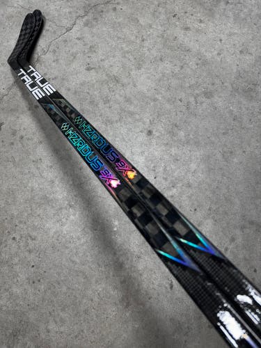 2 PACK P28 75 Flex Senior True Project X Smoke Right Handed Hockey Stick Pro Stock NCAA (New)