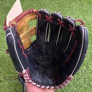 Black Wilson A2000 RH Baseball Glove 11.75" (Used)
