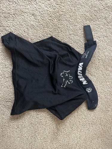 Vaughn goalie neck guard large (Used)