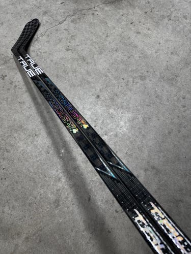 2 PACK P29 75 Flex Senior True Project X Smoke Right Handed Hockey Stick Pro Stock NCAA (New)