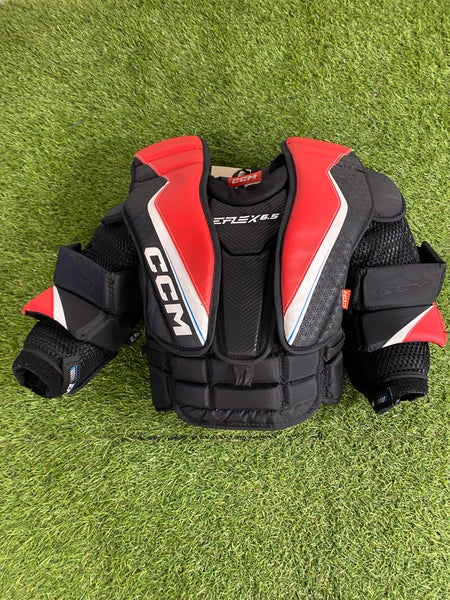 Junior Small / Medium CCM Extreme Flex E6.9 Goalie Chest Protector (Used)
