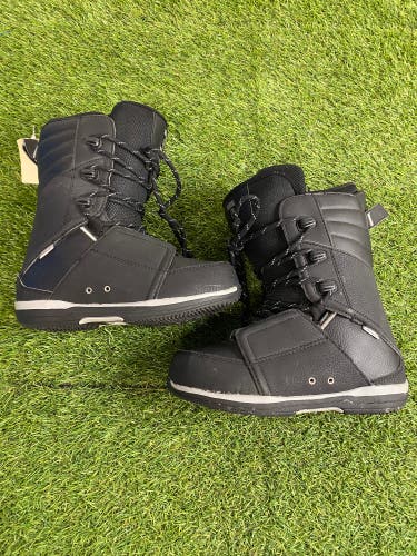 Men's Size 7.0 Liquid Snowboard Boots Medium Flex (Used)