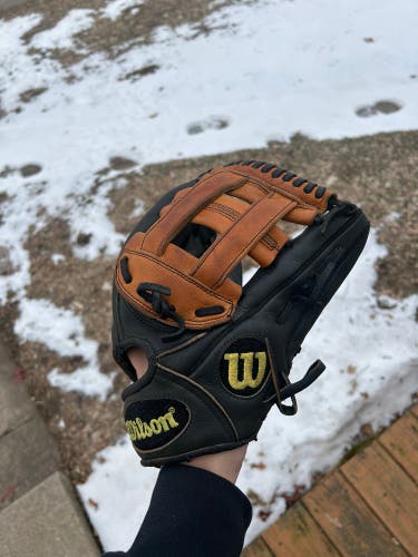 Wilson A2000 RH Baseball Glove 12" (Used)