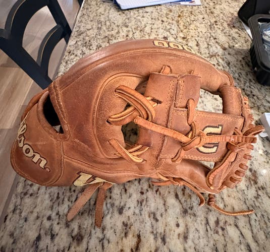 Wilson A2000 RH Infield Baseball Glove 11.5" (Used)