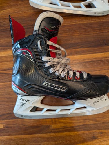 Bauer Vapor X600 Hockey Skates Regular Width 9 (Used)