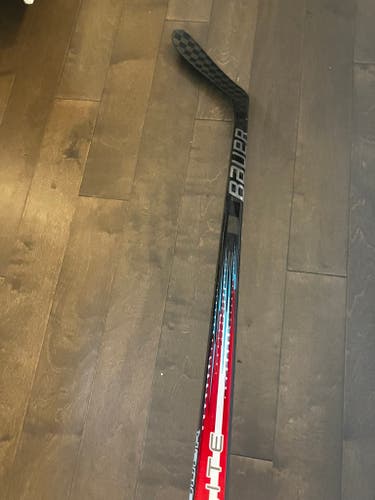 Custom Team USA Senior Bauer Vapor Hyperlite 2 Left Handed Hockey Stick P28 77 Flex (New)