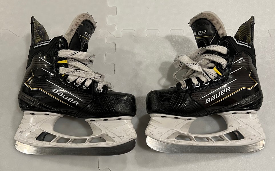 2024 Bauer Supreme M40 Hockey Skates Extra Wide Width Size 1.5 (Used)