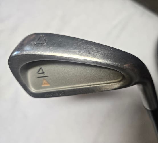 Men's 4 iron Titleist Right Handed Loft 24 Graphite Shaft (Used)