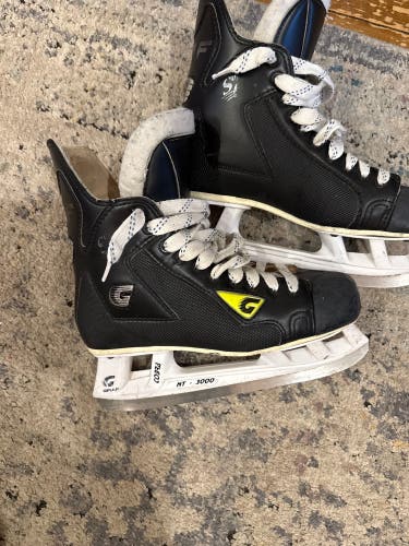 Graf Hockey Skates Wide Width 9 (Used)