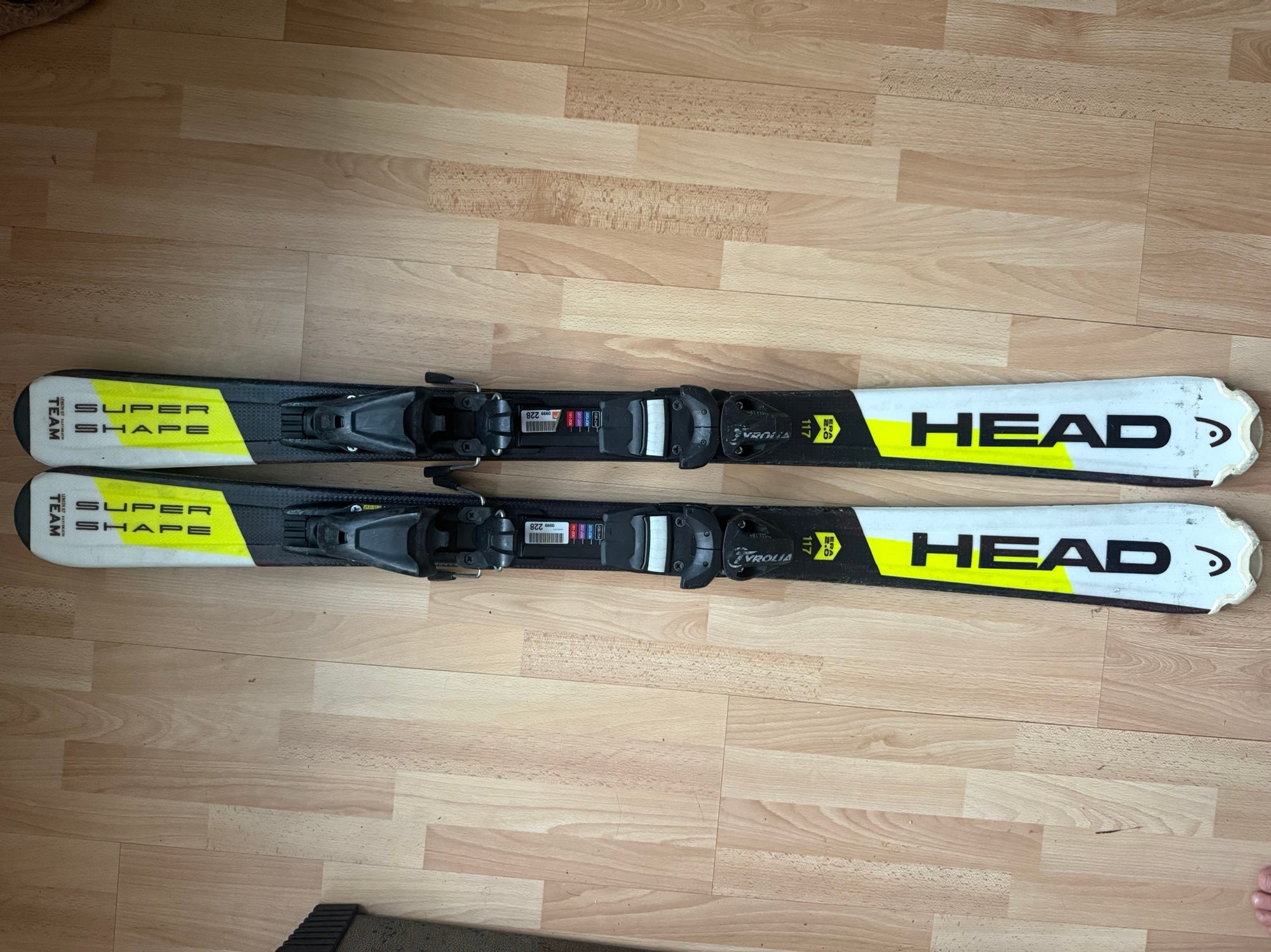 良品 HEAD SUPERSHAPE 117cm 子供 カービングスキーセット ヘッド スーパーシェイプチーム 23-24年モデル ジュニア キッズ 子供