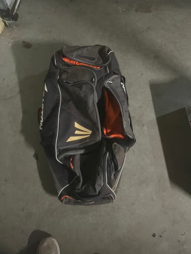 Gray Adult Unisex Large/Extra Large Easton Duffle Bag (Used)