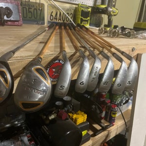 Men's ZEVO Right Handed Iron Set Regular Flex 8 Pieces Graphite Shaft (Used)