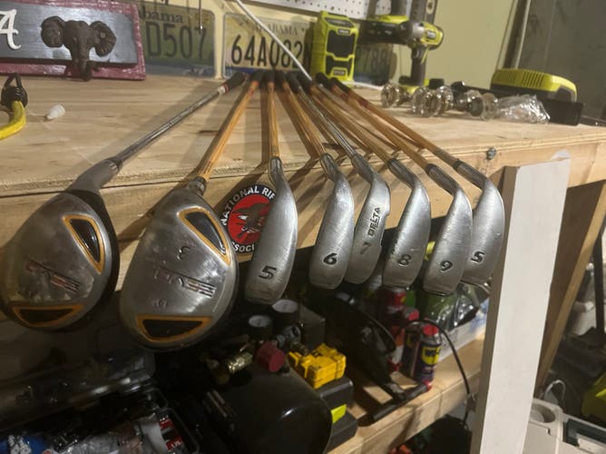 Men's ZEVO Right Handed Iron Set Regular Flex 8 Pieces Graphite Shaft (Used)