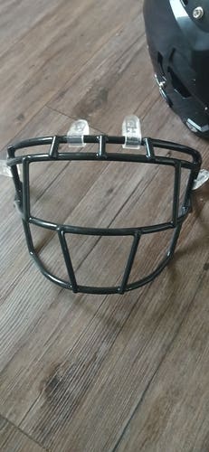 Youth Small Schutt F7 LX1 Helmet (New)