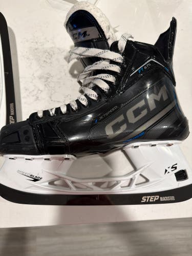 2023 CCM JetSpeed FT675 Hockey Skates Regular Width 9 (Used)