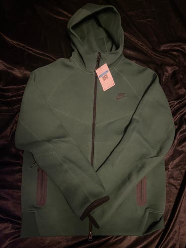 Green Men's Medium Nike Tech Fleece Hoodie (New)