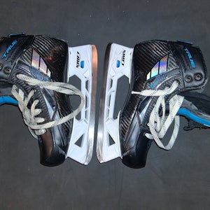 True TF9 Hockey Goalie Skates Regular Width 6.5 (Used)