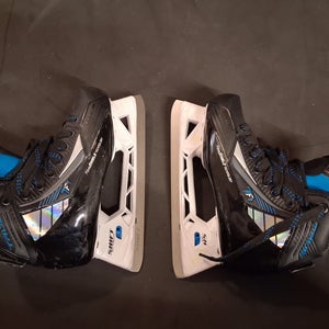 True TF7 Hockey Goalie Skates Regular Width Size 5 (Used)