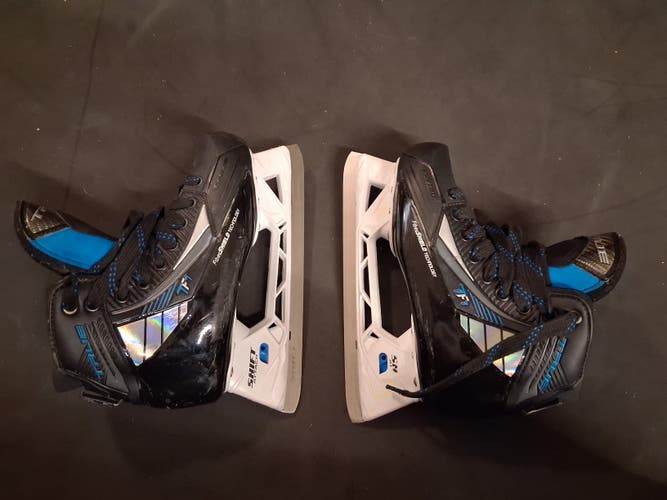 True TF7 Hockey Goalie Skates Regular Width Size 5 (Used)