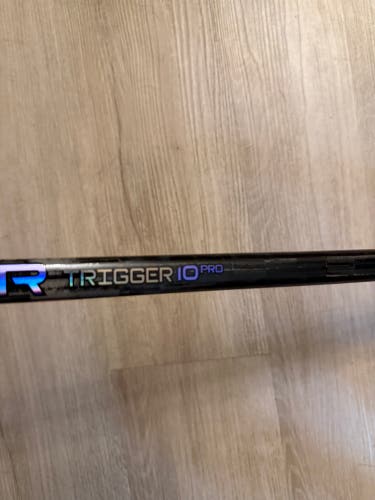 Intermediate CCM Ribcor Trigger 10 Pro Right Handed Hockey Stick P28 65 Flex (New)