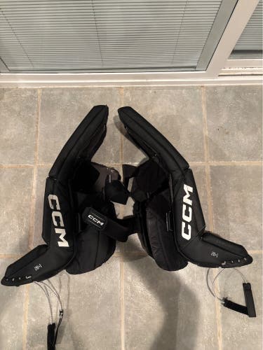 26" CCM Axis 2.5 Regular Goalie Full Set (Used)