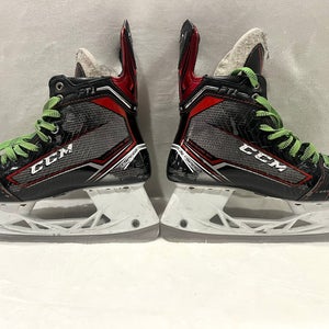 CCM JetSpeed FT1 Hockey Skates Regular Width 6 (Used)