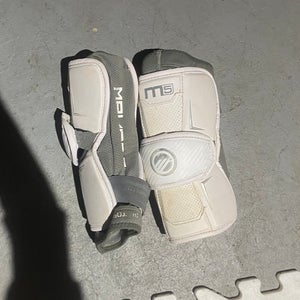Medium Youth Maverik M5 Arm Pads (Used)