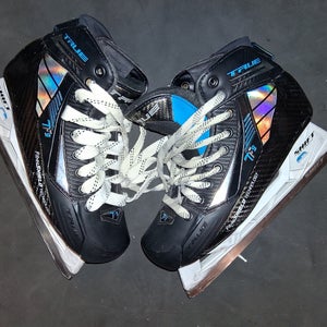 True TF9 Hockey Goalie Skates Regular Width 7 (Used)