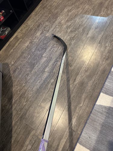 Intermediate Bauer Proto-R Style Right Handed Hockey Stick P92 65 Flex Pro Stock (Used)
