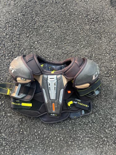 Medium/Large Senior CCM Tacks AS-V Shoulder Pads (New)
