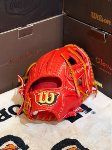 NWOT Wilson Staff RH Infield Baseball Glove 11.5" (New without tags)