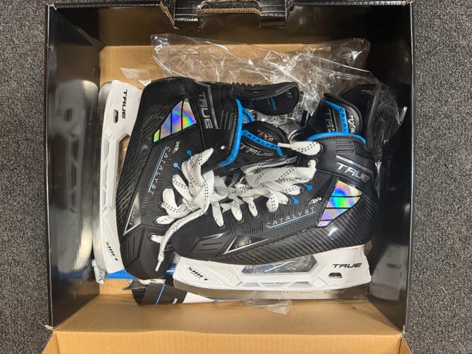 True Catalyst 7X4 Hockey Skates Size 5 Regular