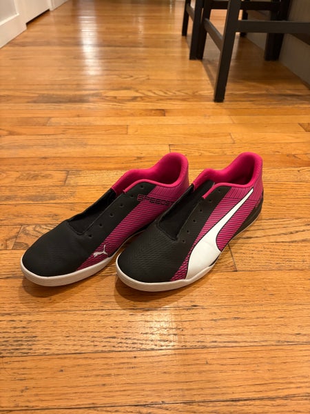 Men's Size M 12.0 Puma Indoor Cleats (Like New)