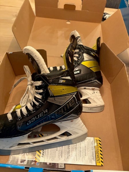 Bauer Supreme S35 Hockey Skates Regular Width Size 4 (Used)