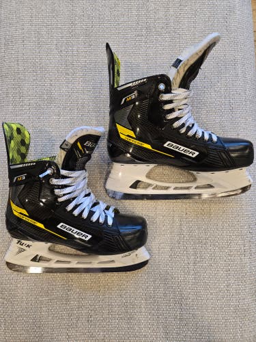 Bauer Supreme M3 Hockey Skates Regular Width 9 (Used)