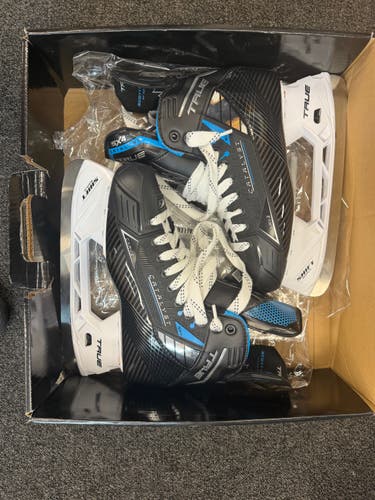 True Catalyst 5X4 Hockey Skates Size 9 Regular