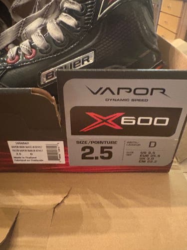 Bauer Vaopr X600 Hockey Skates Regular Width (Used)