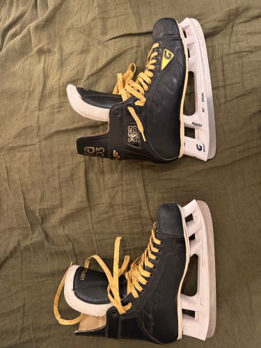 Graf Supra 703 Hockey Skates Regular Width 11 (New)