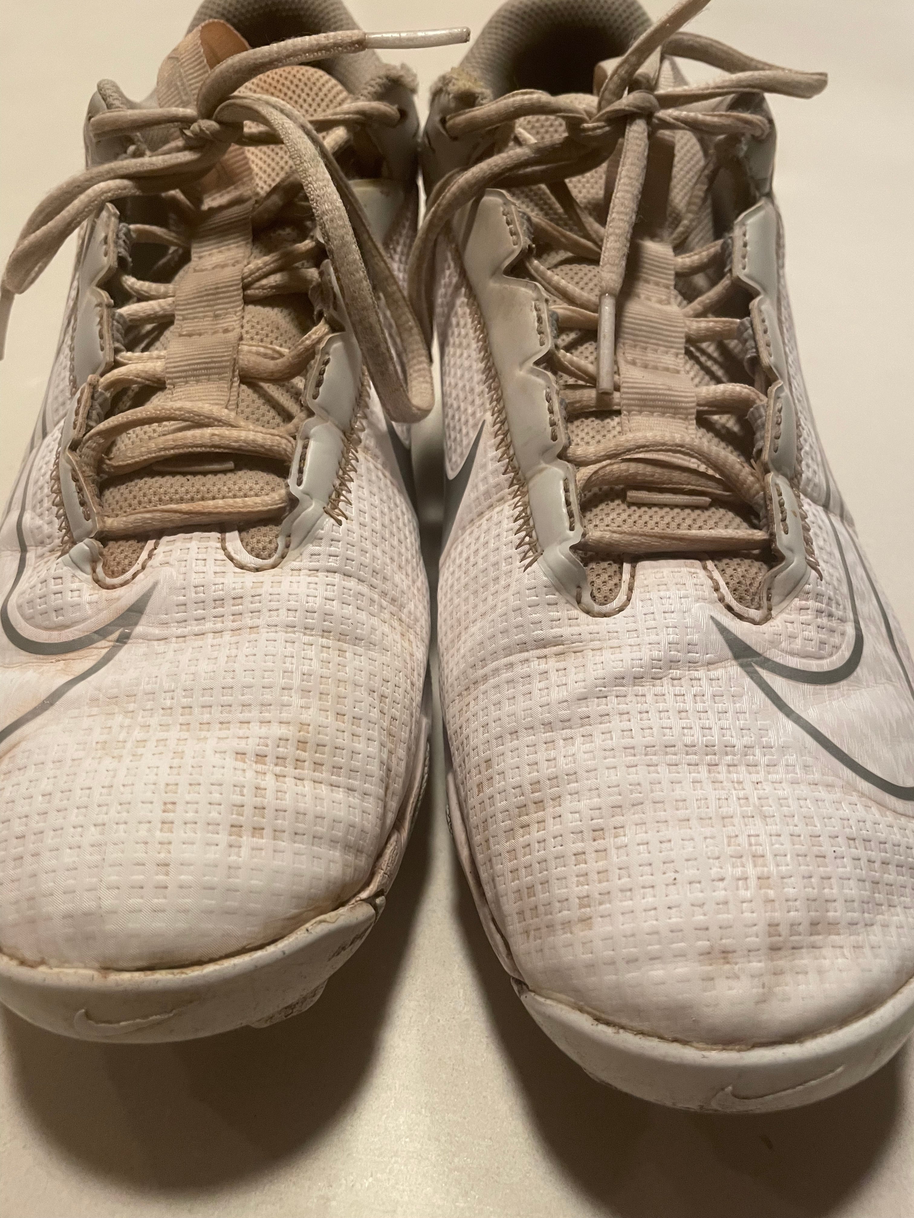 kobe baseball cleats