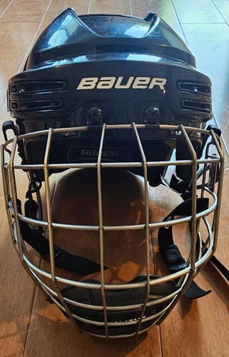 Senior Medium Bauer Re-Akt 75 Helmet with Bauer True Vision Profile III Full Face Mask Combo (Used)