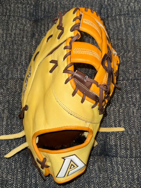 Akadema RH First Base Baseball Glove 13" (New)