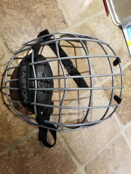 Large Easton S9 Stealth hockey Helmet cage mask (Used)