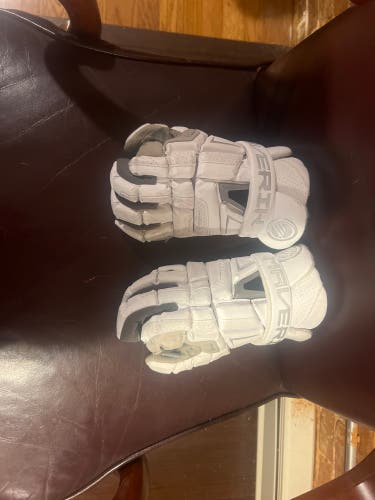 Maverik M6 Lacrosse Gloves 13" (Used)