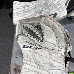 Used CCM EXTREME FLEX COMBO Senior Goalie Catcher None 11337-C000476887