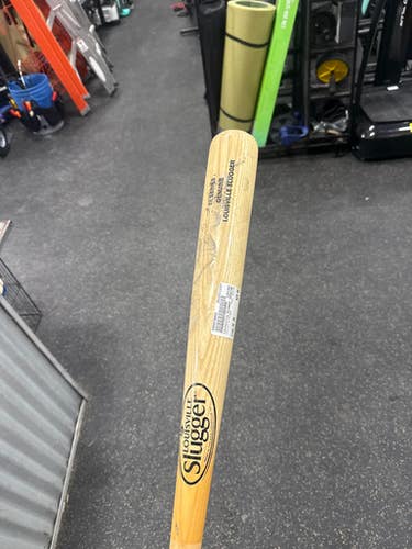Used Louisville Slugger GENUINE BB/SB Wood Bat 32" 11337-S000476850