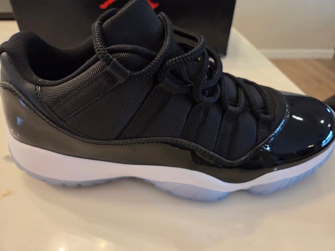 Size M 11.0 (W 12.0) Air Jordan Shoes (Used)