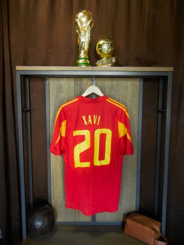 Spain 2004/2006 Home Jersey – Xavi #20 – Size L – Red Adidas Shirt (MPN: 600179)