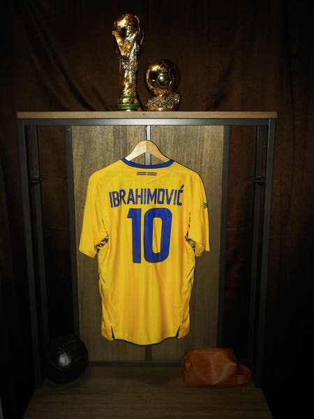 Sweden 2007/2009 Home Jersey – Zlatan Ibrahimović #10 – Large