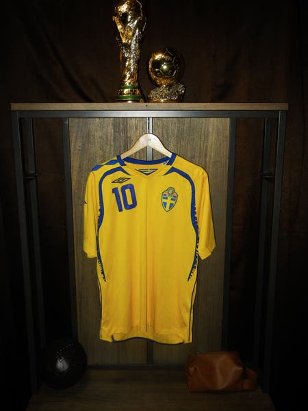 Sweden 2007/2009 Home Jersey – Zlatan Ibrahimović #10 – Large