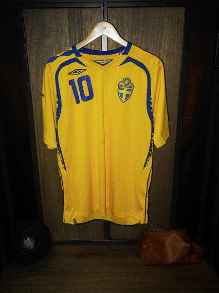 Sweden 2007/2009 Home Jersey – Zlatan Ibrahimović #10 – Large